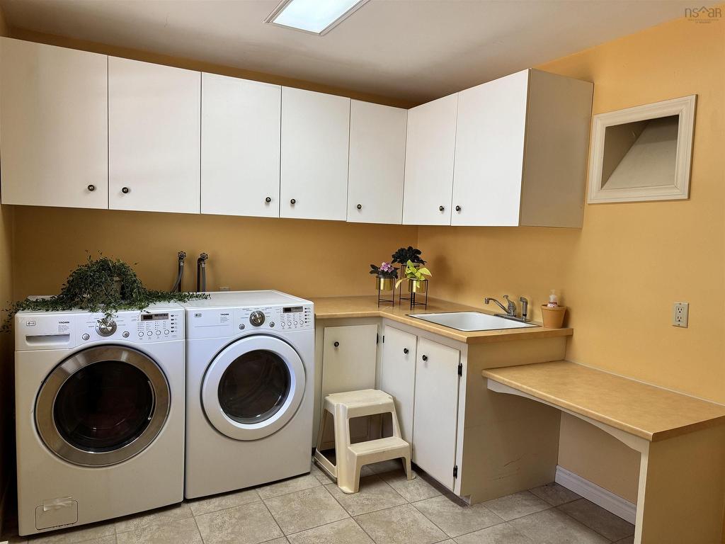 












40 Fundy Drive

,
Truro,




NS
B2N 5Z3

