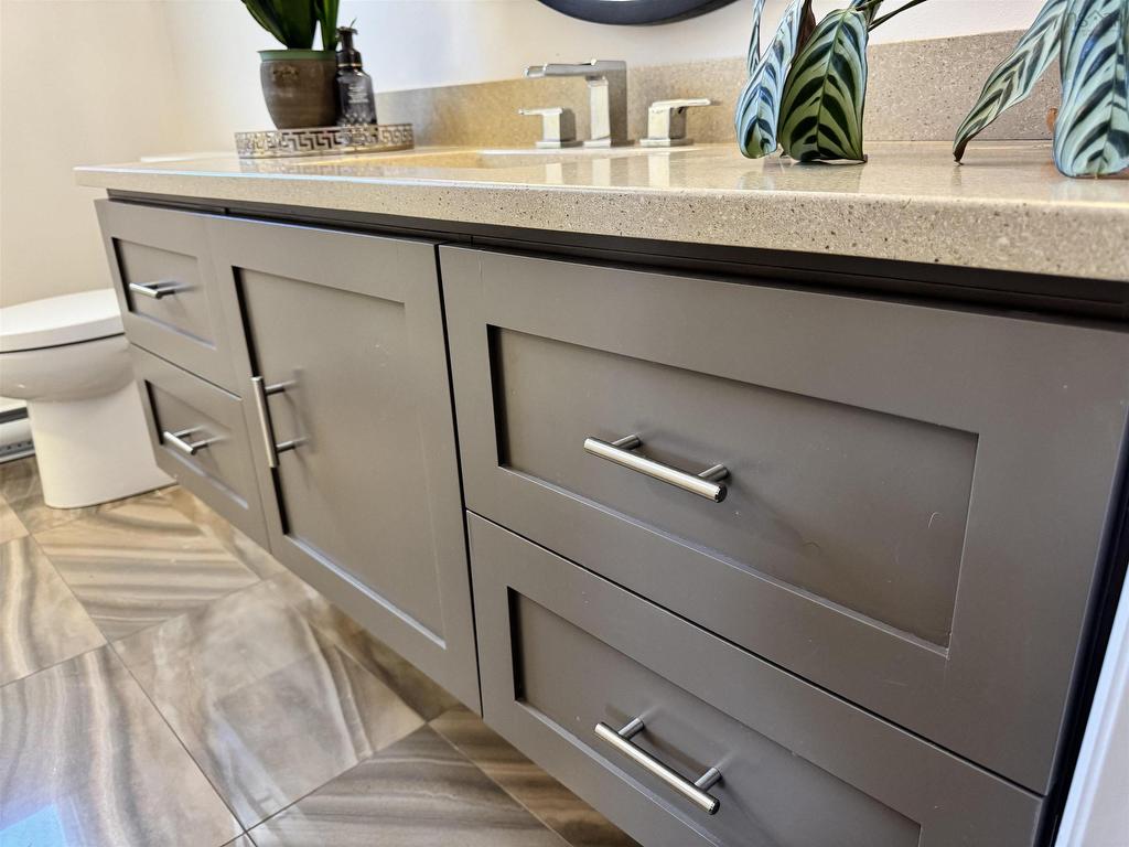 












40 Fundy Drive

,
Truro,




NS
B2N 5Z3

