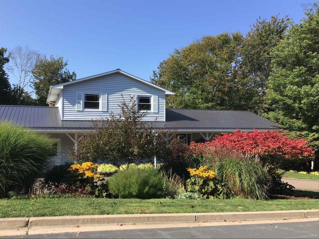 












40 Fundy Drive

,
Truro,




NS
B2N 5Z3

