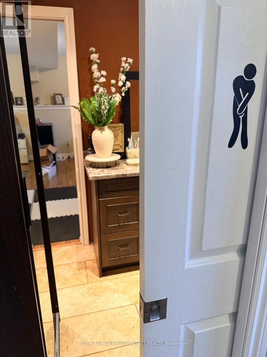 












1 MASTERS LANE

,
Wasaga Beach,




Ontario
L9Z1S9

