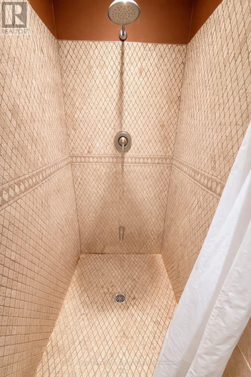 












1 MASTERS LANE

,
Wasaga Beach,




Ontario
L9Z1S9

