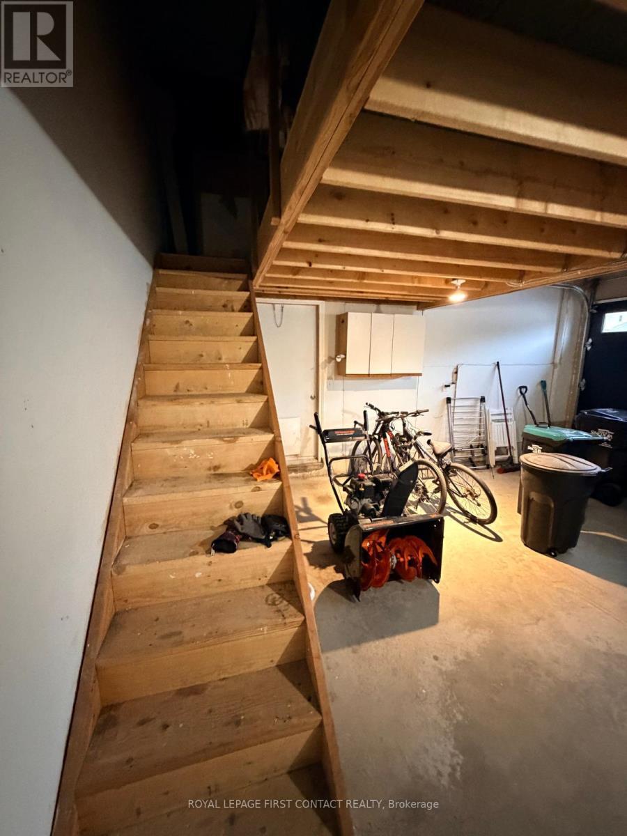 












1 MASTERS LANE

,
Wasaga Beach,




Ontario
L9Z1S9

