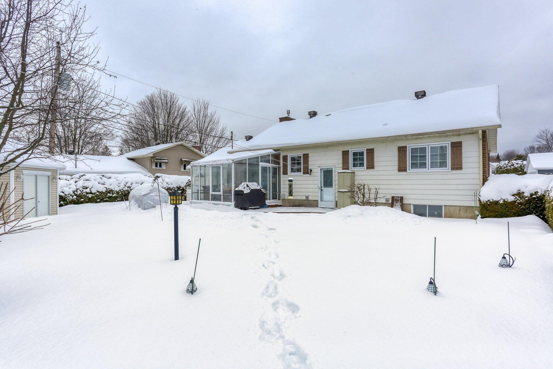 









3830


Rue Dompierre

,
Trois-Rivières,




QC
G8Y4Y6

