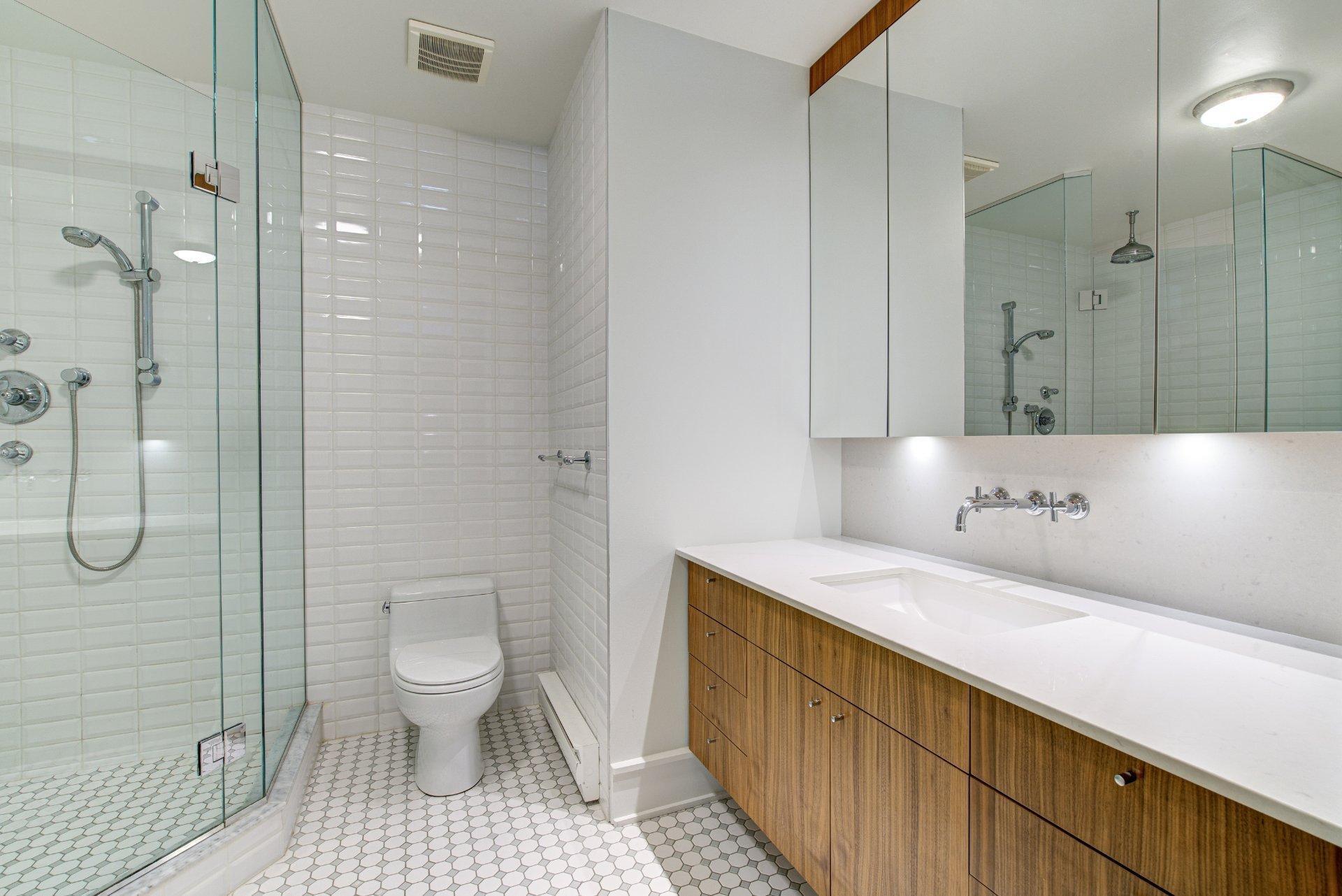 









454


Rue De La Gauchetière O.

, 501-502,
Montréal (Ville-Marie),




QC
H2Z1E3

