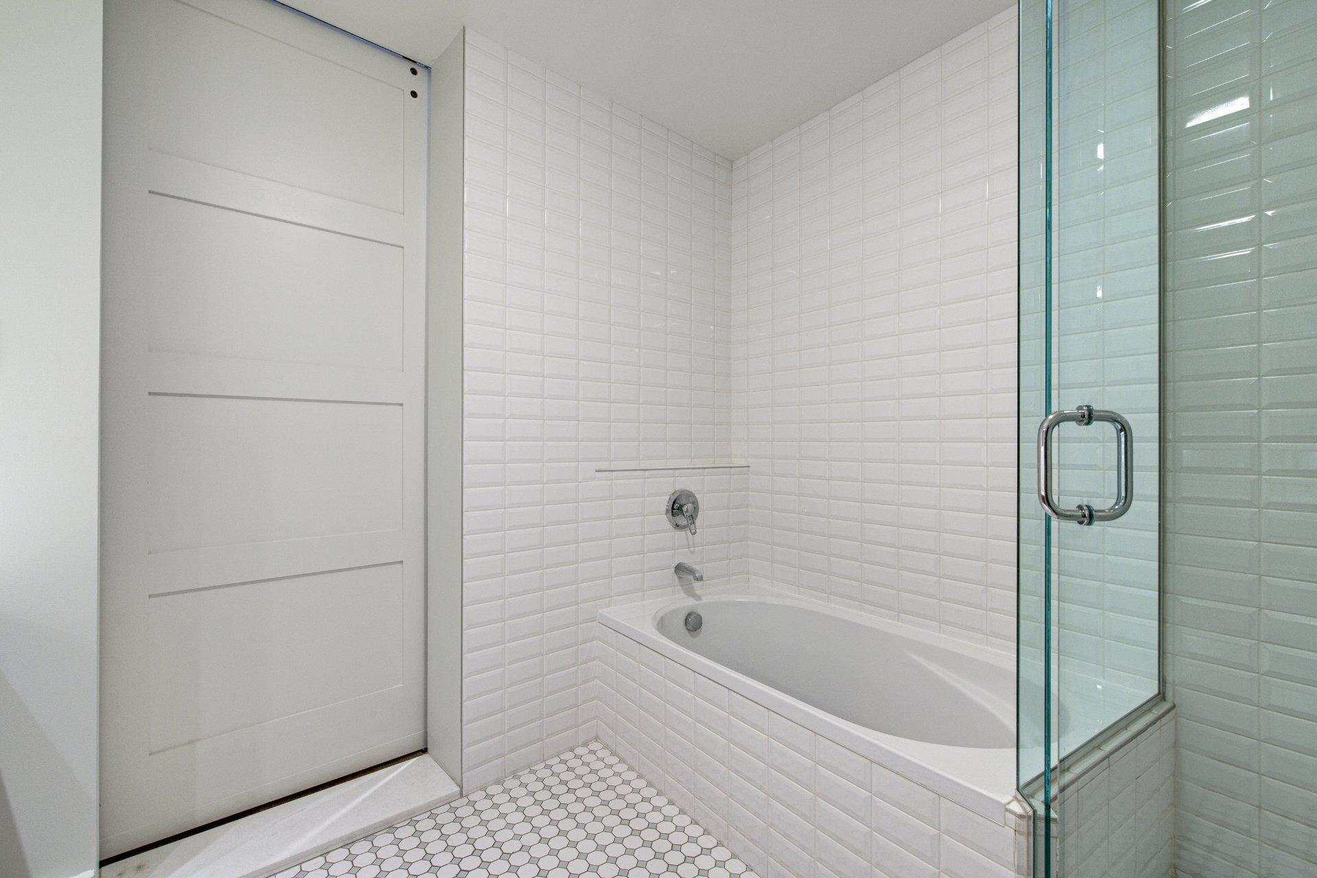 









454


Rue De La Gauchetière O.

, 501-502,
Montréal (Ville-Marie),




QC
H2Z1E3

