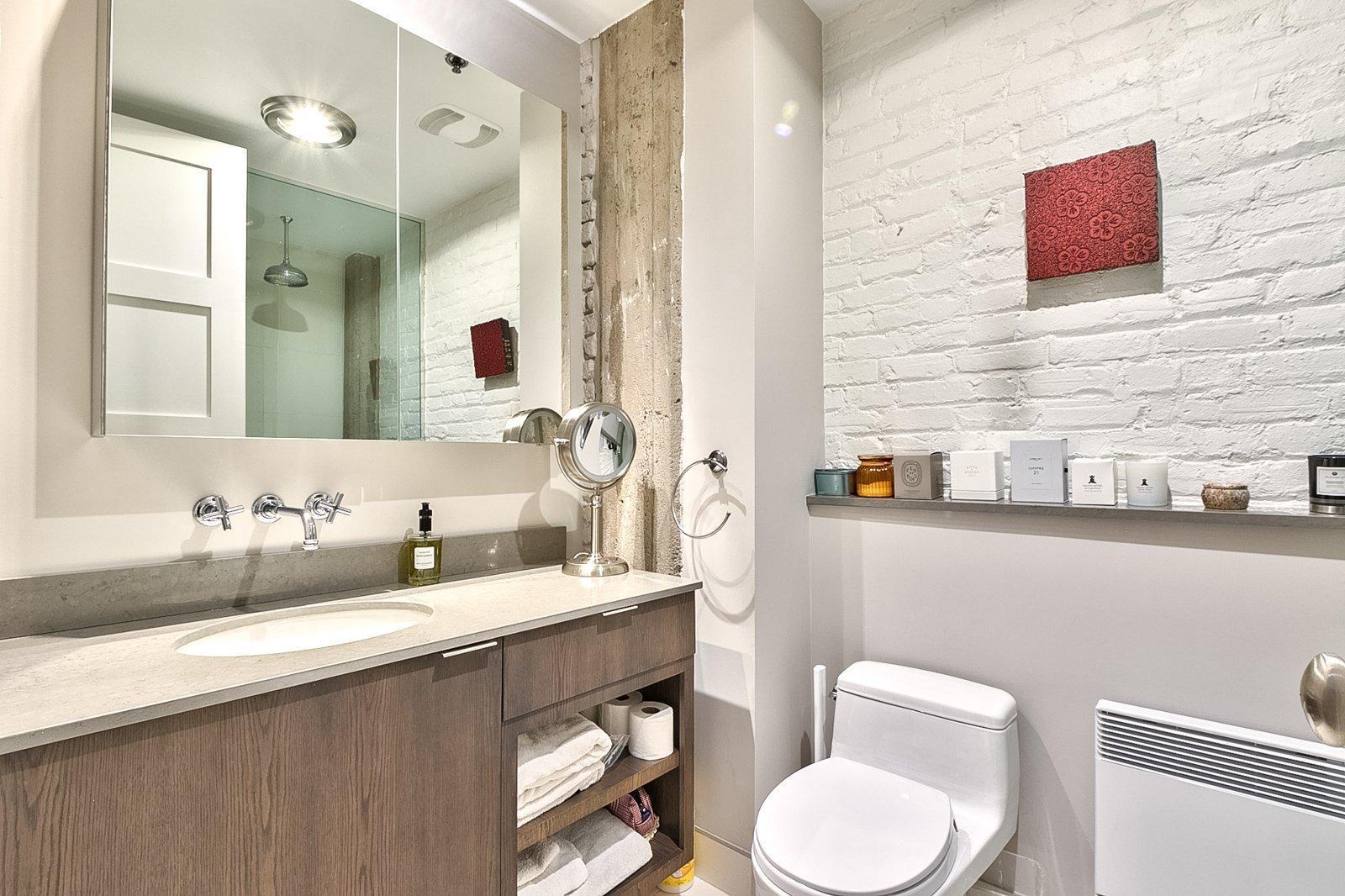 









454


Rue De La Gauchetière O.

, 501-502,
Montréal (Ville-Marie),




QC
H2Z1E3

