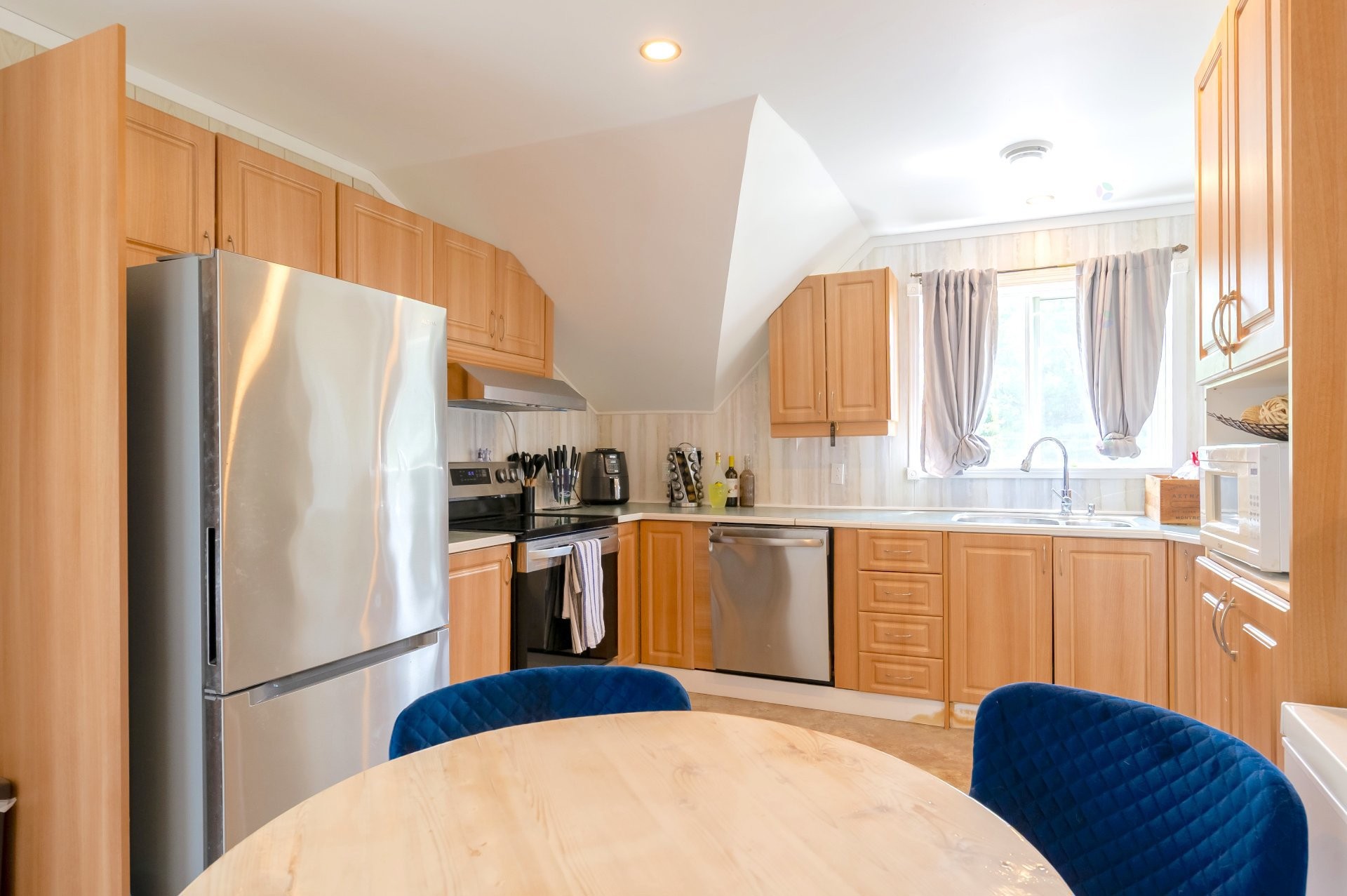 









202


25e Rue O.

,
Venise-en-Québec,




QC
J0J2K0

