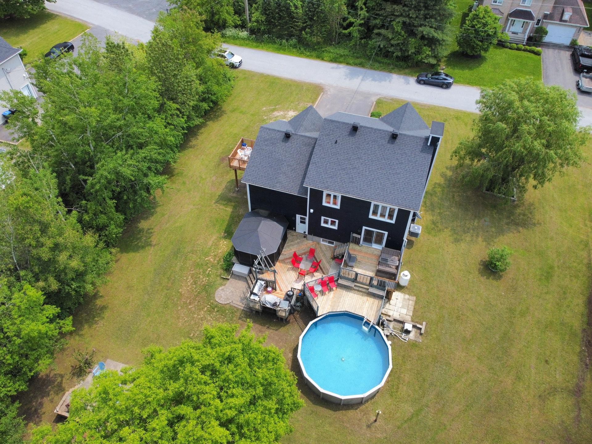 









202


25e Rue O.

,
Venise-en-Québec,




QC
J0J2K0

