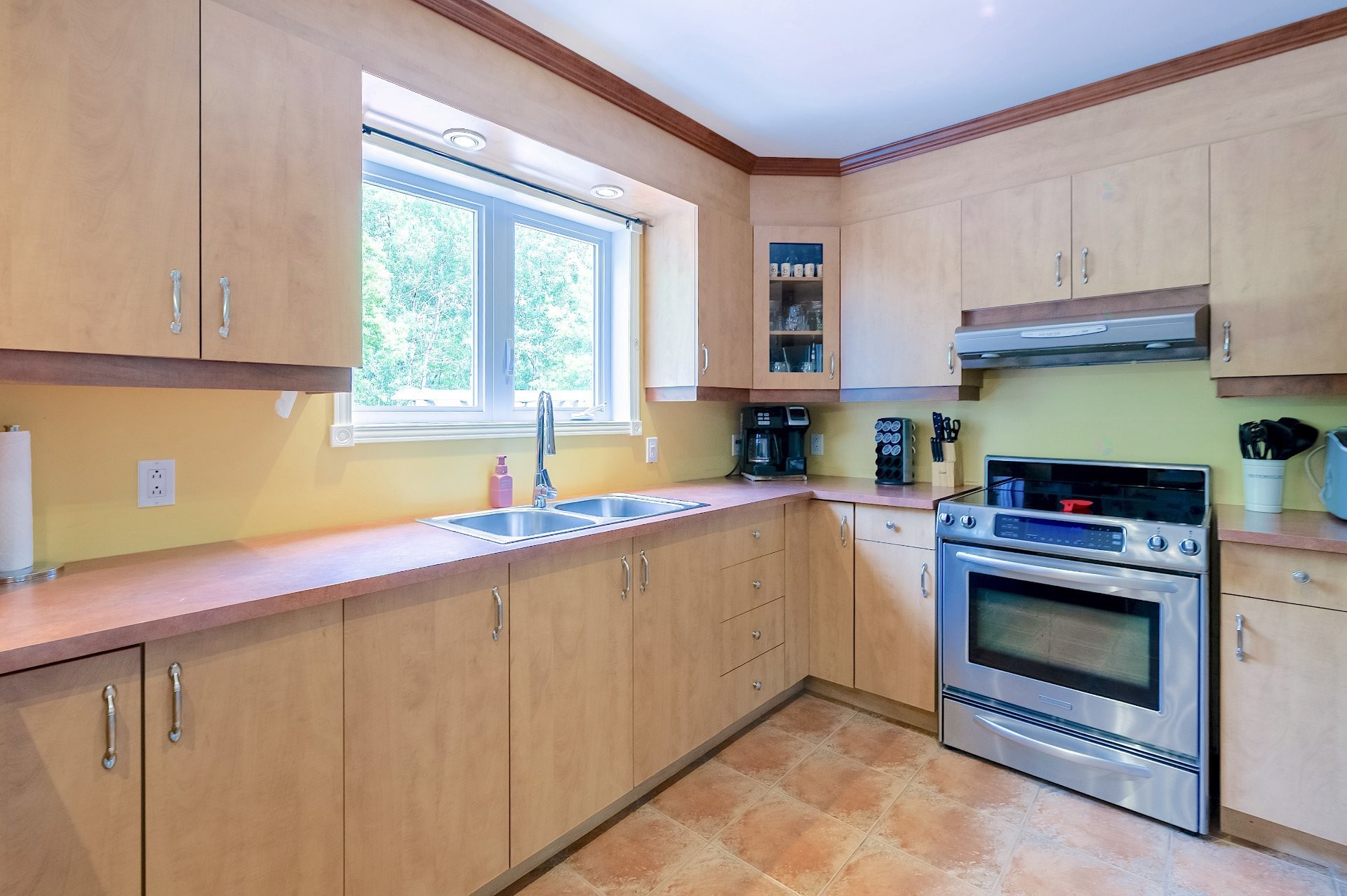 









202


25e Rue O.

,
Venise-en-Québec,




QC
J0J2K0

