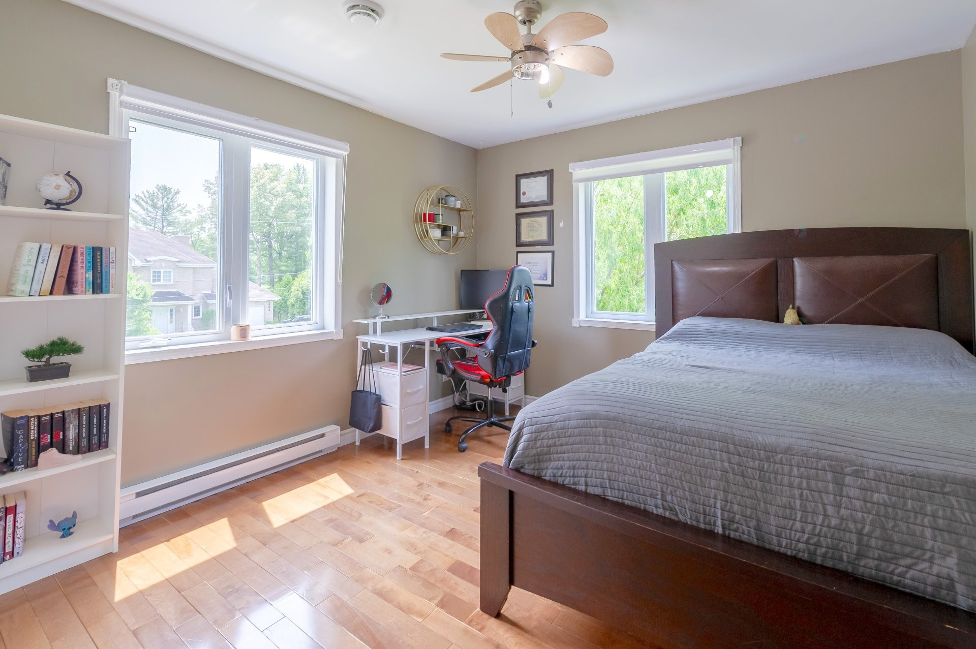 









202


25e Rue O.

,
Venise-en-Québec,




QC
J0J2K0

