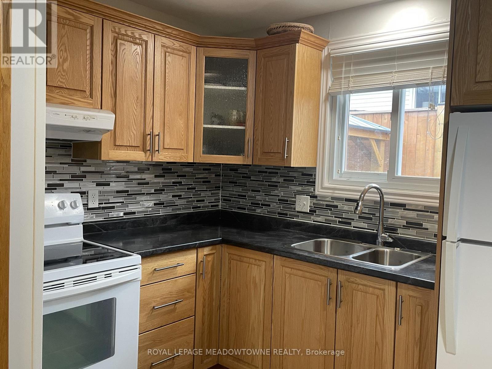 












7010 BONNIE STREET

,
Niagara Falls,




Ontario
L2G7L1

