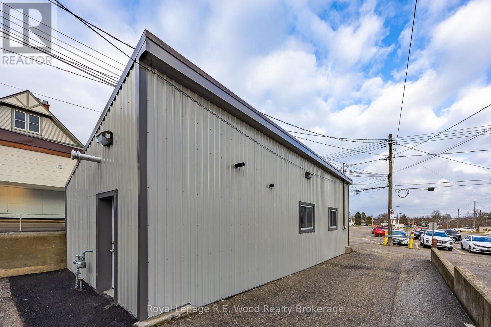 












20 CAT ALLEY

,
Tillsonburg,




Ontario
N4G0C8

