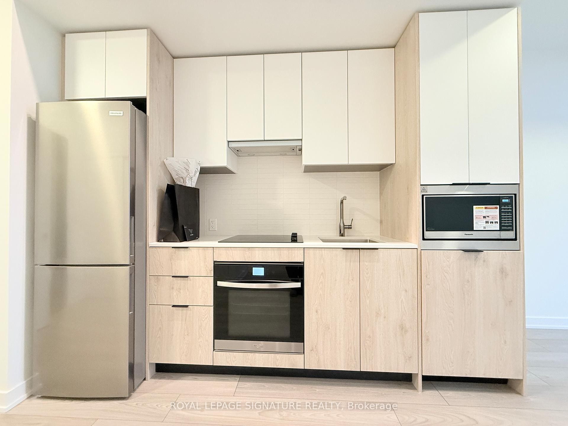 









1007


The Queensway

N/A, 923,
Toronto,




ON
M8Z 6C7

