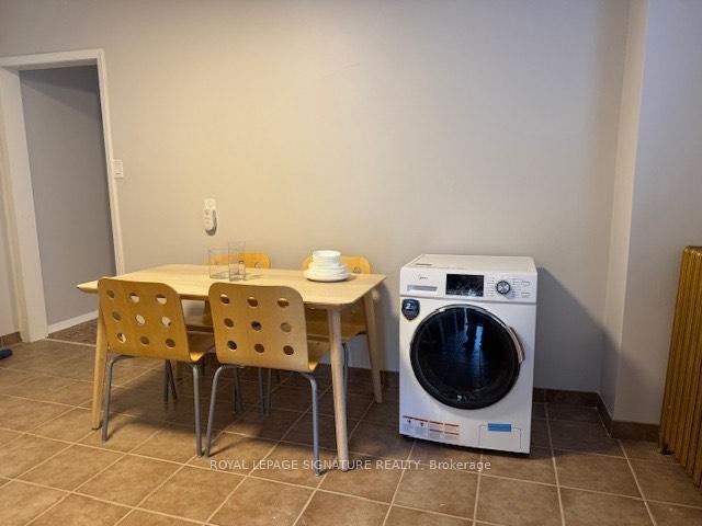 









18


Holland Park

Avenue, Main,
Toronto,




ON
M6C 1M1

