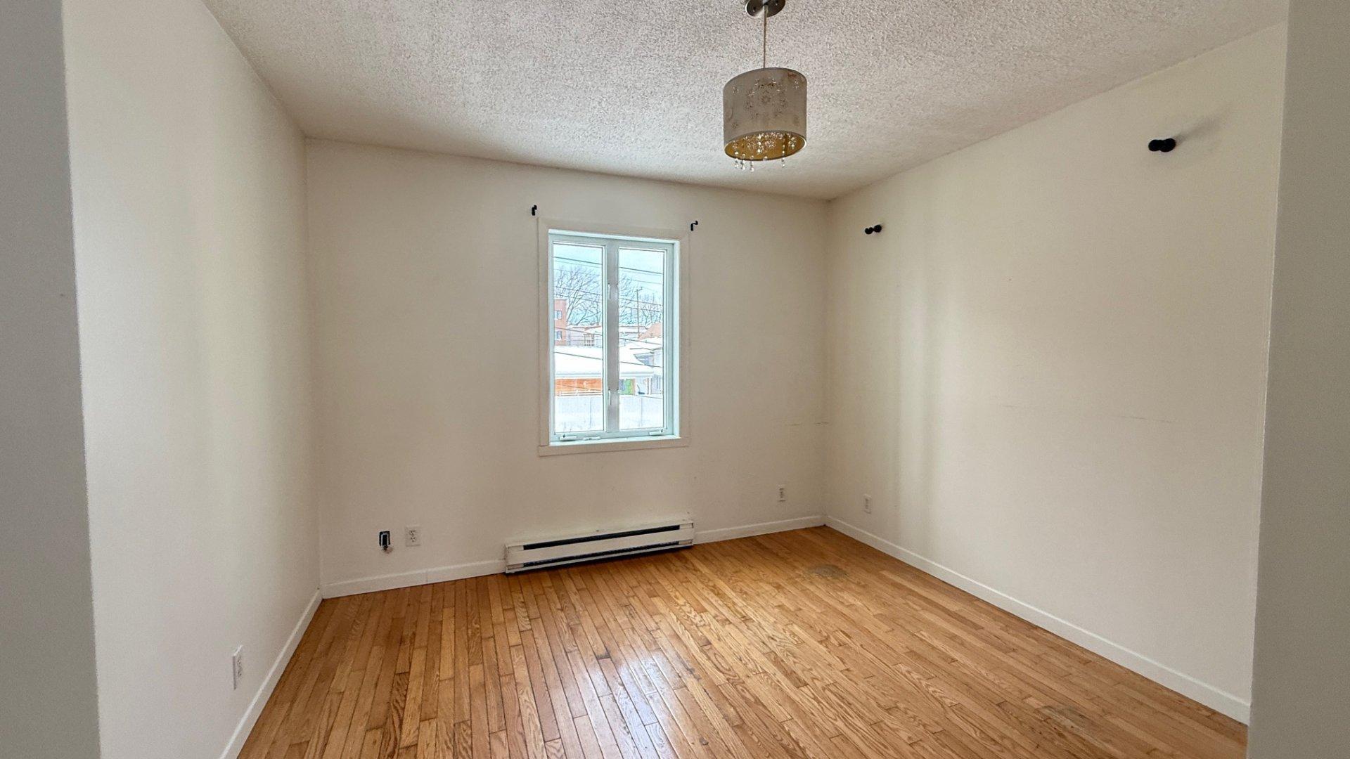 









11373


Rue Victoria

,
Montréal-Est,




QC
H1B2P1

