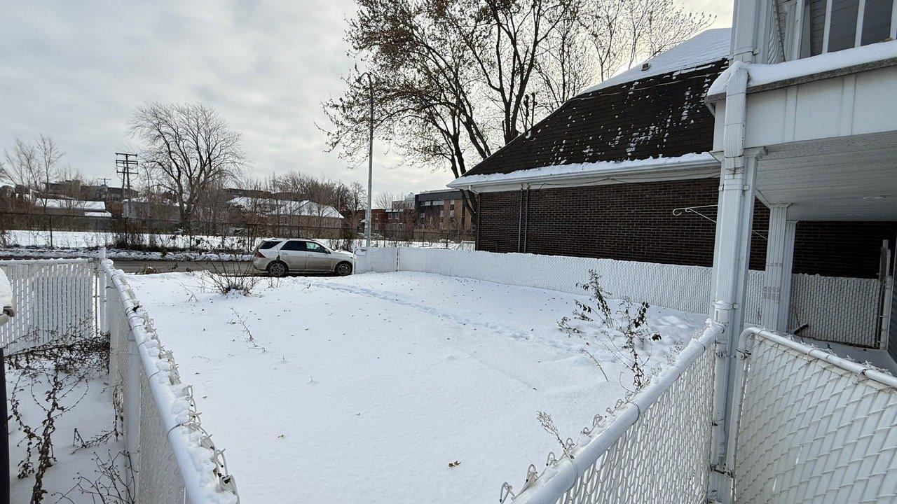 









11373


Rue Victoria

,
Montréal-Est,




QC
H1B2P1

