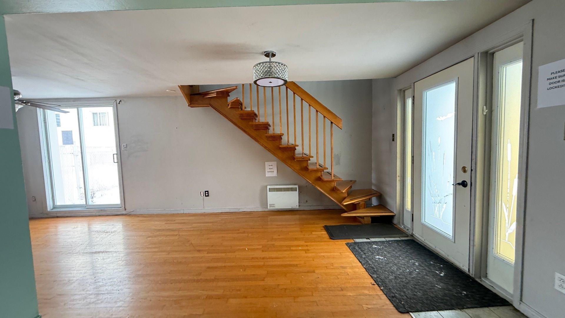 









11373


Rue Victoria

,
Montréal-Est,




QC
H1B2P1

