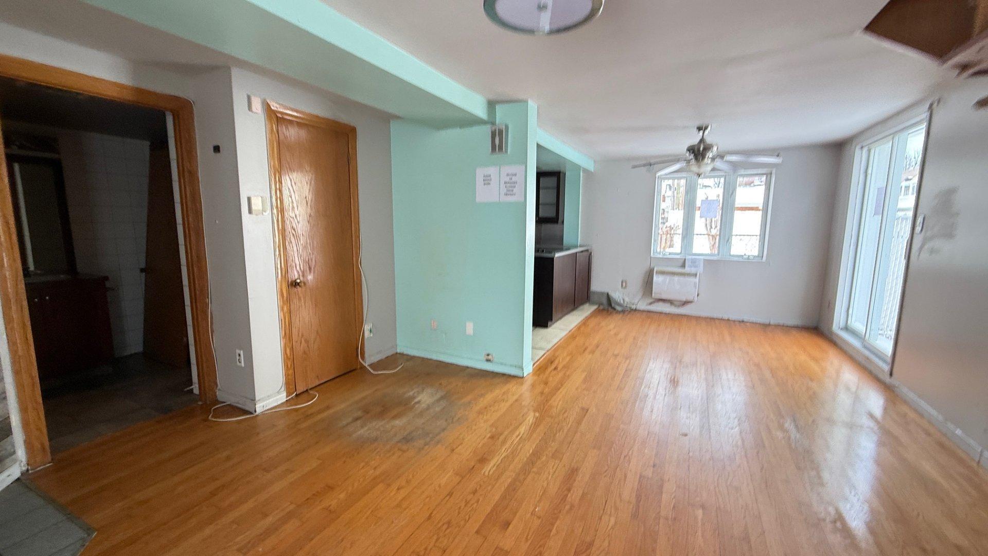 









11373


Rue Victoria

,
Montréal-Est,




QC
H1B2P1

