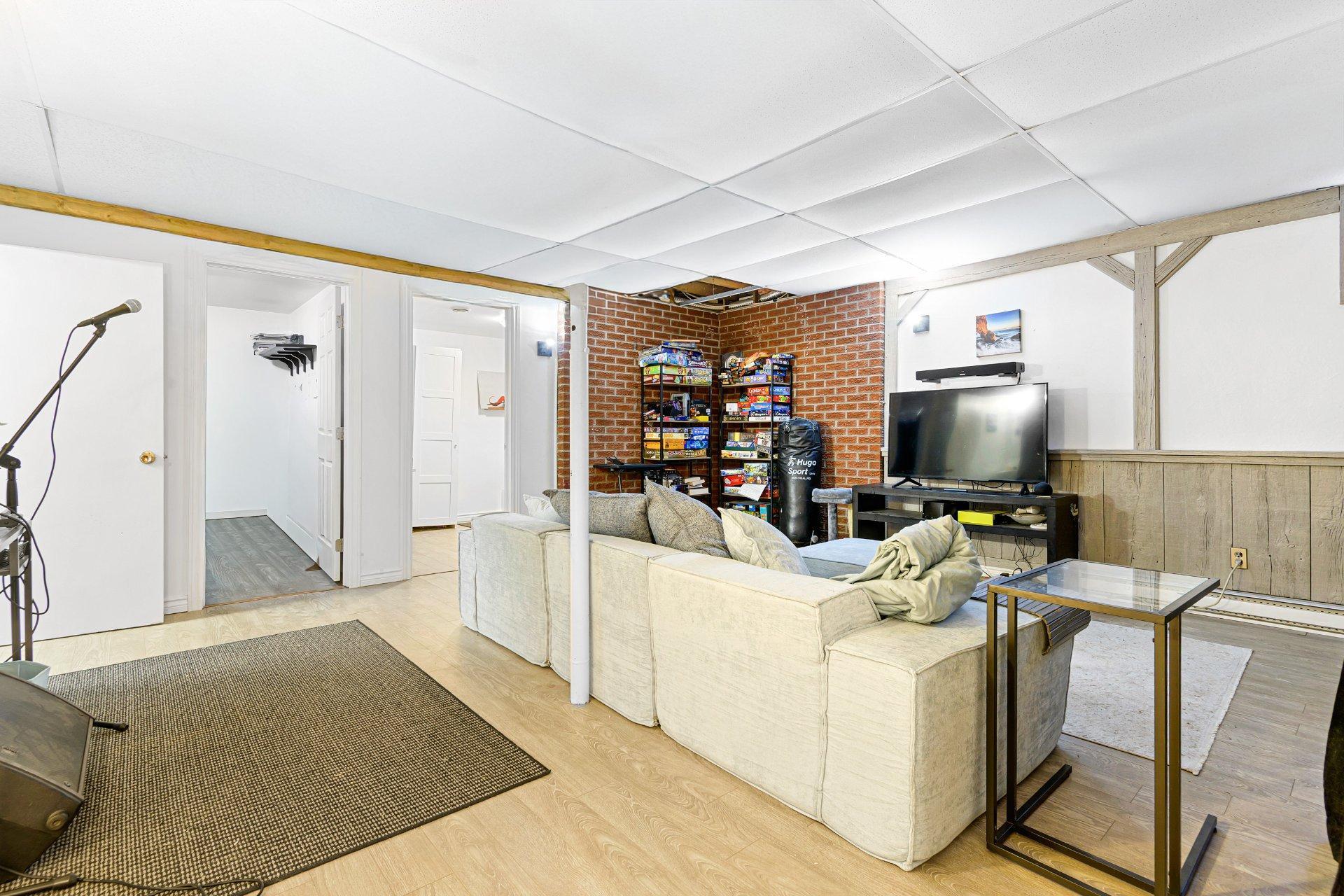 









115


Rue Kenny

,
Lachute,




QC
J8H4A4

