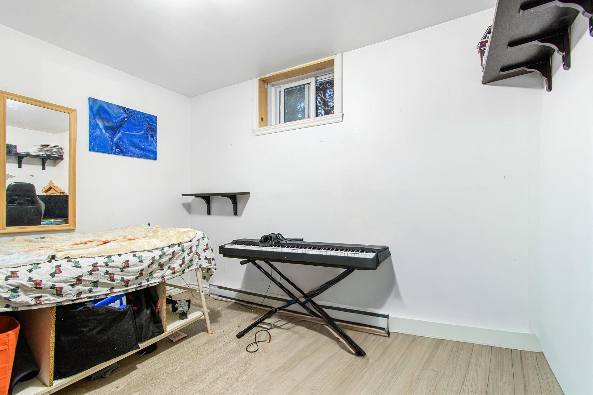 









115


Rue Kenny

,
Lachute,




QC
J8H4A4

