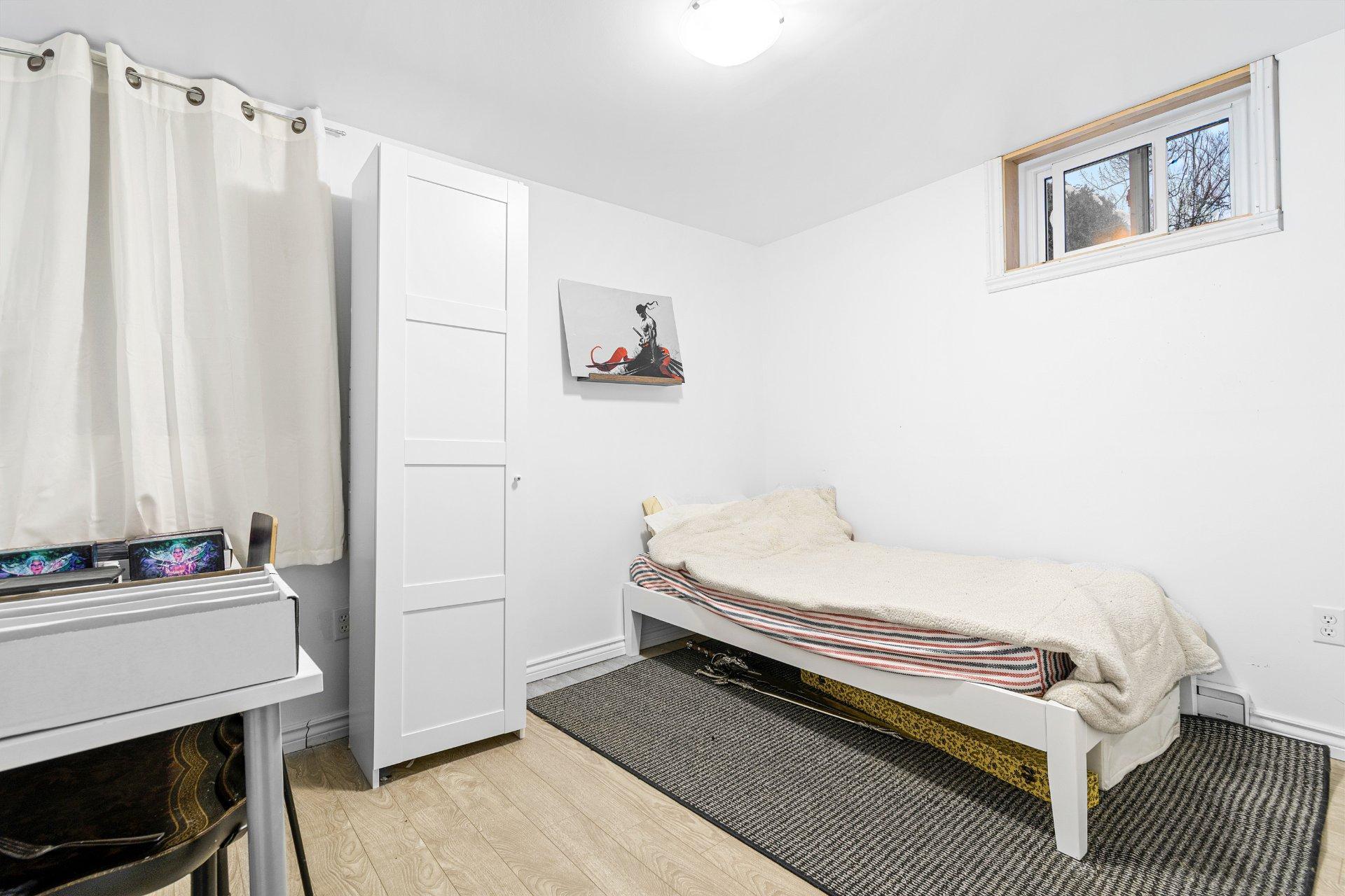 









115


Rue Kenny

,
Lachute,




QC
J8H4A4

