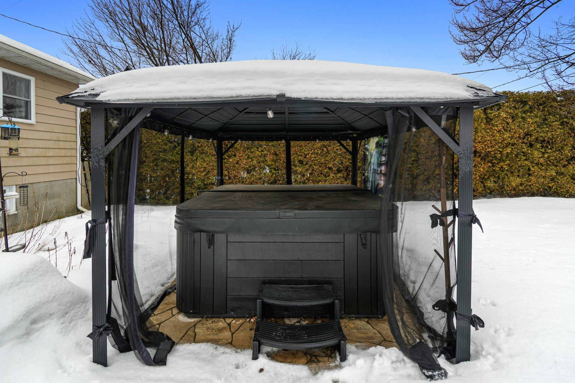 









115


Rue Kenny

,
Lachute,




QC
J8H4A4

