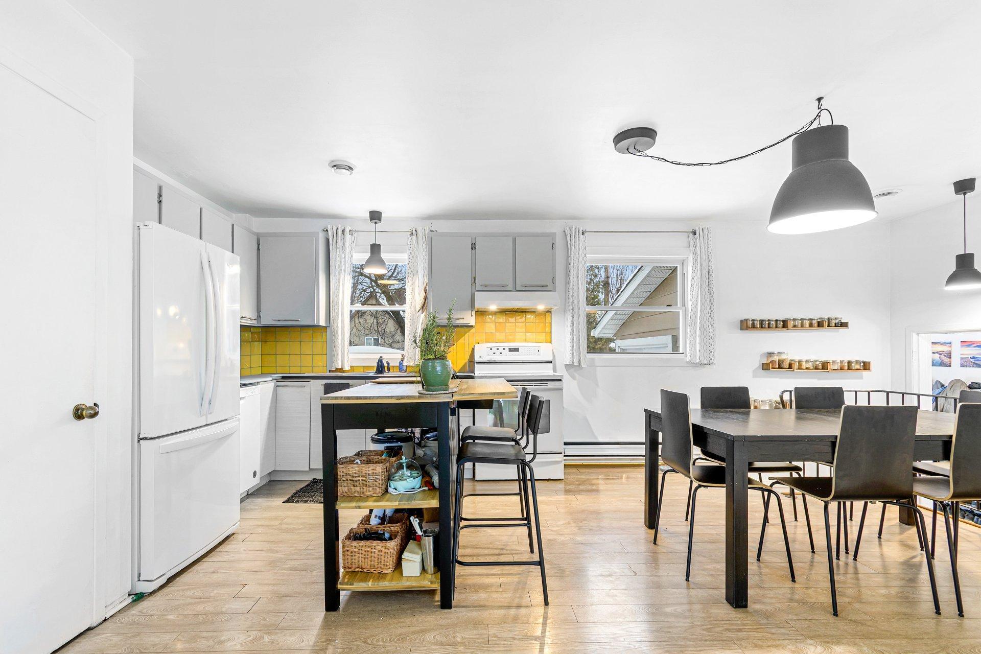 









115


Rue Kenny

,
Lachute,




QC
J8H4A4

