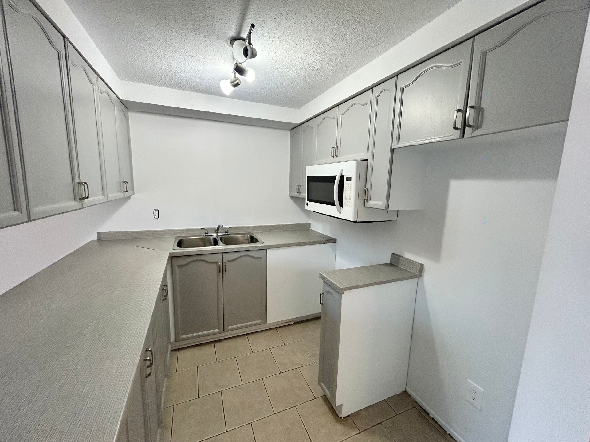 









22


Rue de Soulanges

,
Gatineau (Gatineau),




QC
J8T7E4

