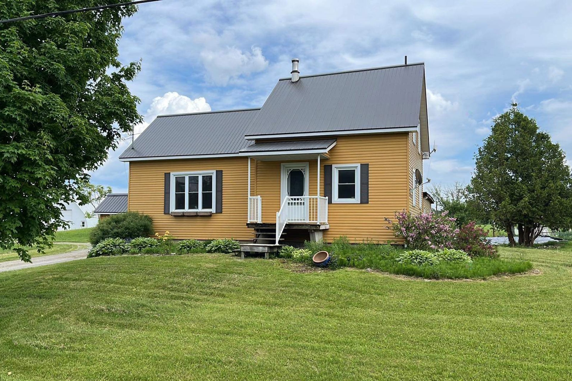 









231Z


9e-et-10e Rang

,
Saint-Camille,







QC
J0A1G0

