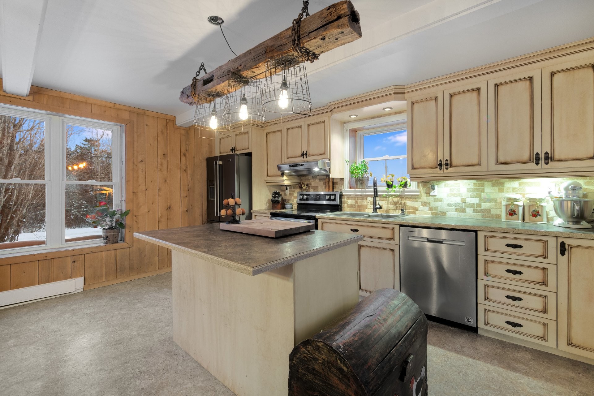 









231Z


9e-et-10e Rang

,
Saint-Camille,







QC
J0A1G0

