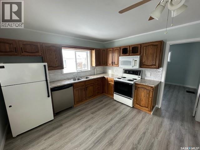 












113 Railway AVENUE

,
Richmound,




Saskatchewan
S0N2E0

