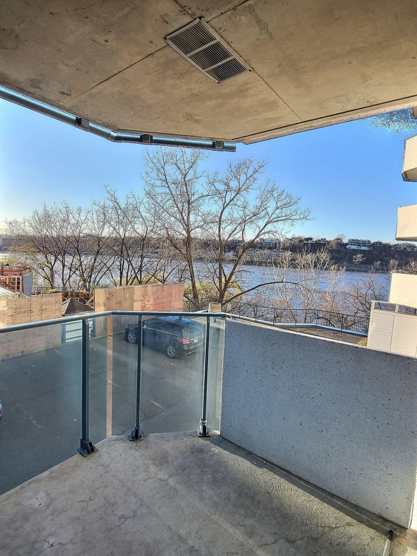 









3581


Boul. Gouin E.

, 207,
Montréal (Montréal-Nord),




QC
H1H0A1

