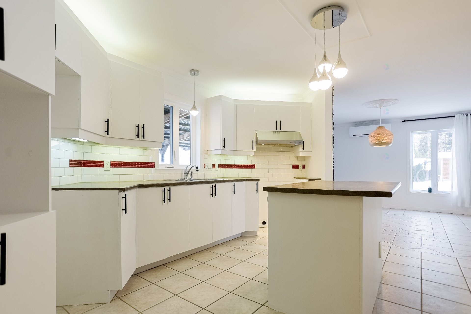 









615


Rue Lacerte

,
Trois-Rivières,




QC
G9A3C1

