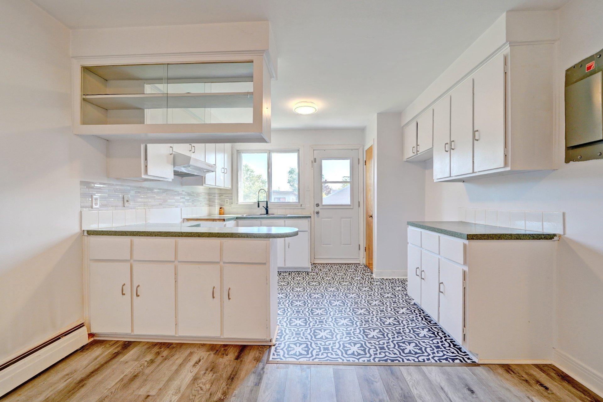 









6712


Rue Hamilton

,
Montréal (Le Sud-Ouest),




QC
H4E3C7

