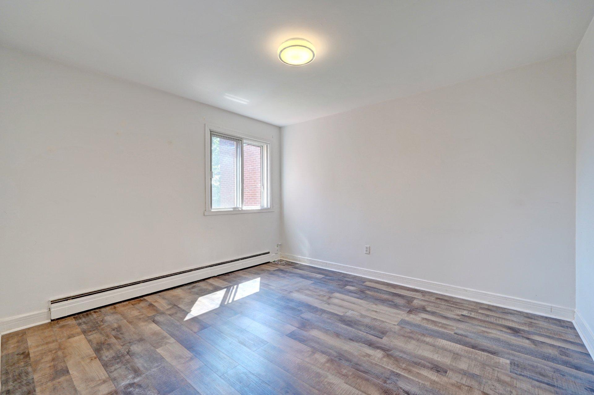 









6712


Rue Hamilton

,
Montréal (Le Sud-Ouest),




QC
H4E3C7

