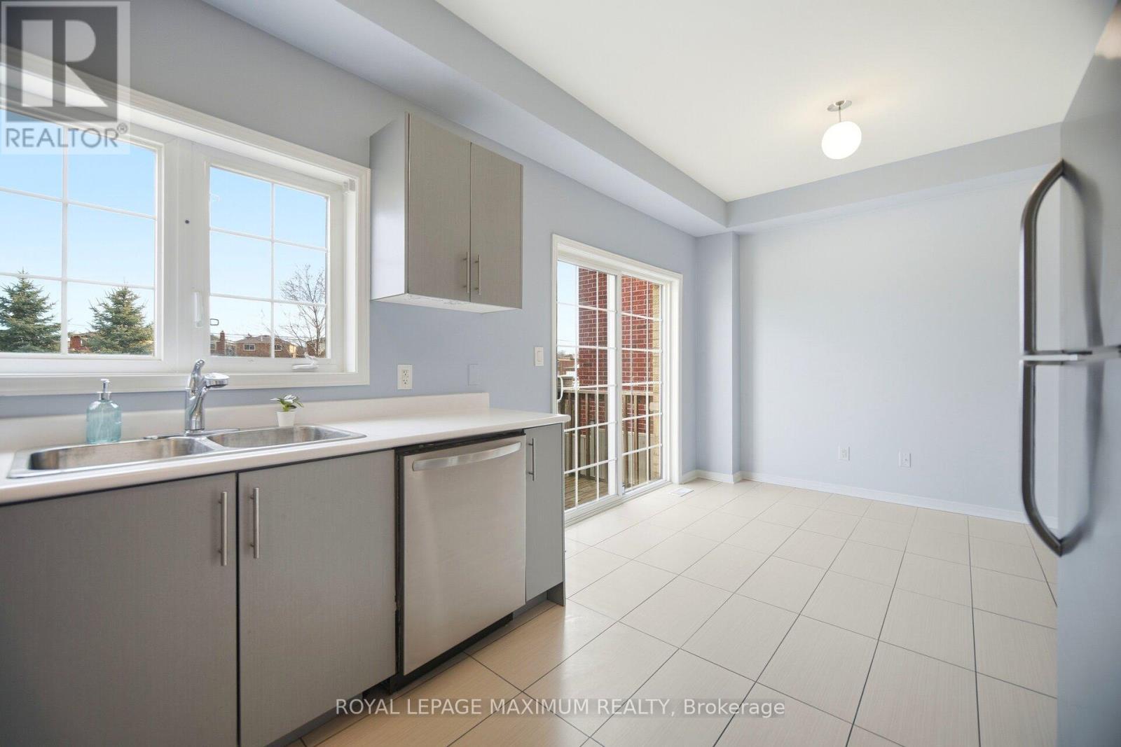 












162 GENTILE CIRCLE

,
Vaughan,




Ontario
L4H1G4

