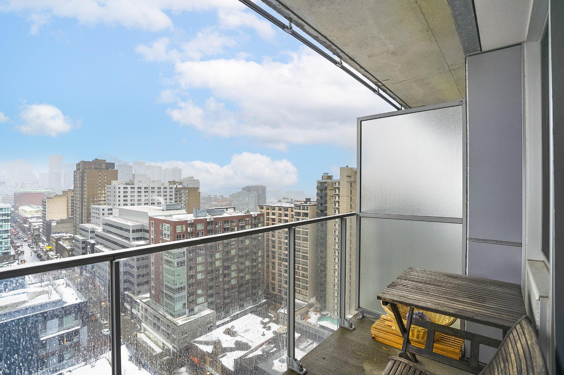 









1414


Rue Chomedey

, 2048,
Montréal (Ville-Marie),




QC
H3H0A2

