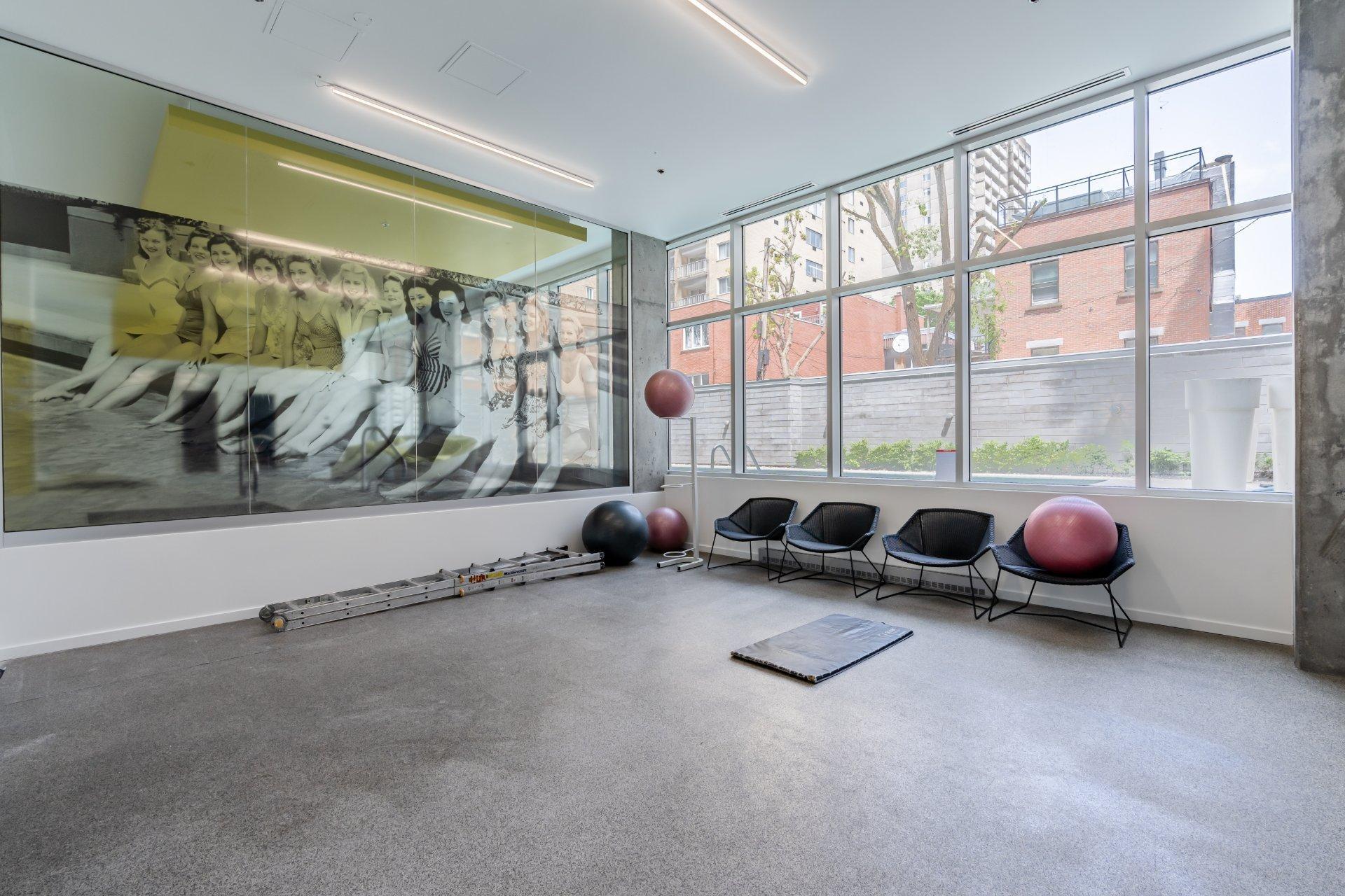 









1414


Rue Chomedey

, 2048,
Montréal (Ville-Marie),




QC
H3H0A2

