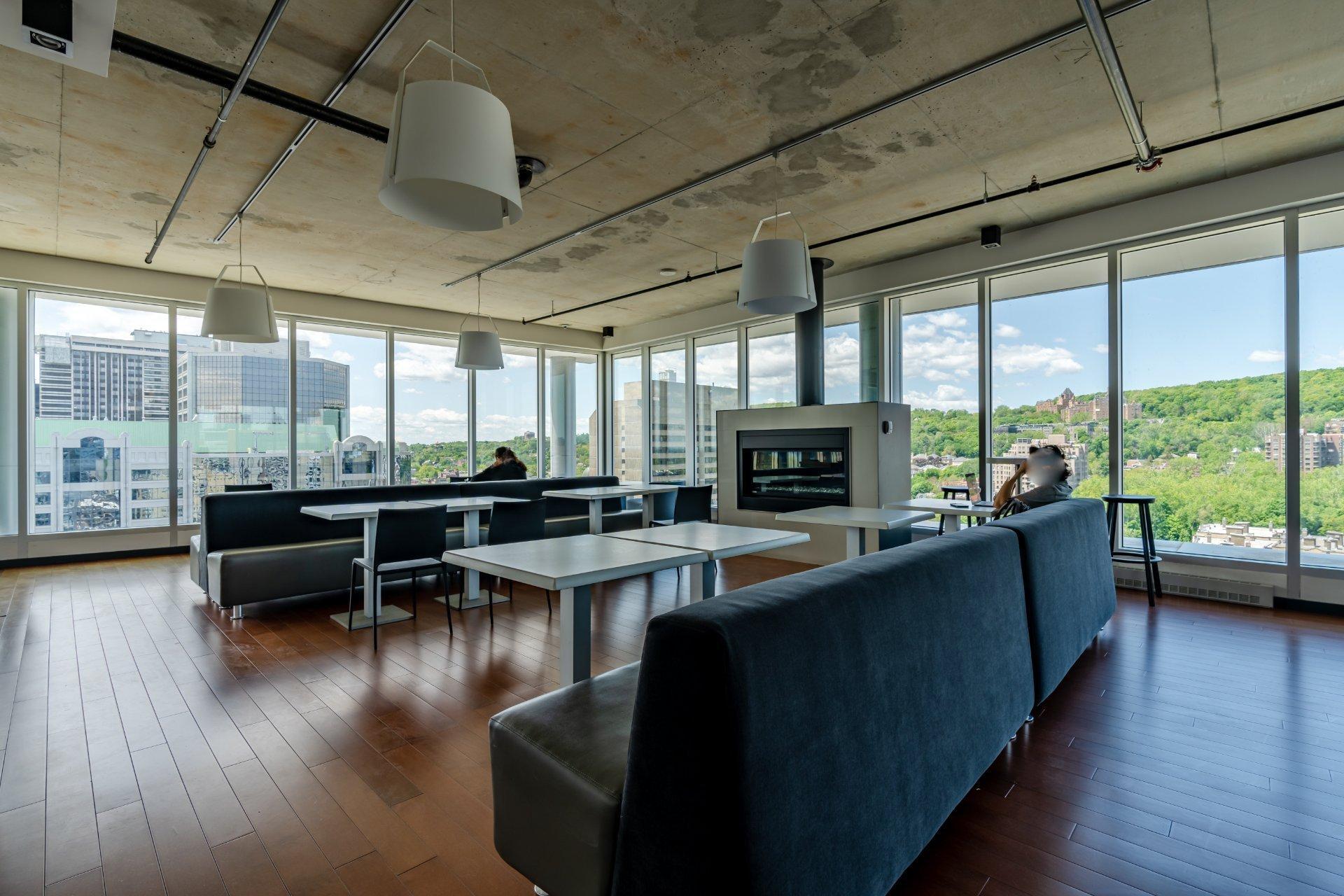 









1414


Rue Chomedey

, 2048,
Montréal (Ville-Marie),




QC
H3H0A2

