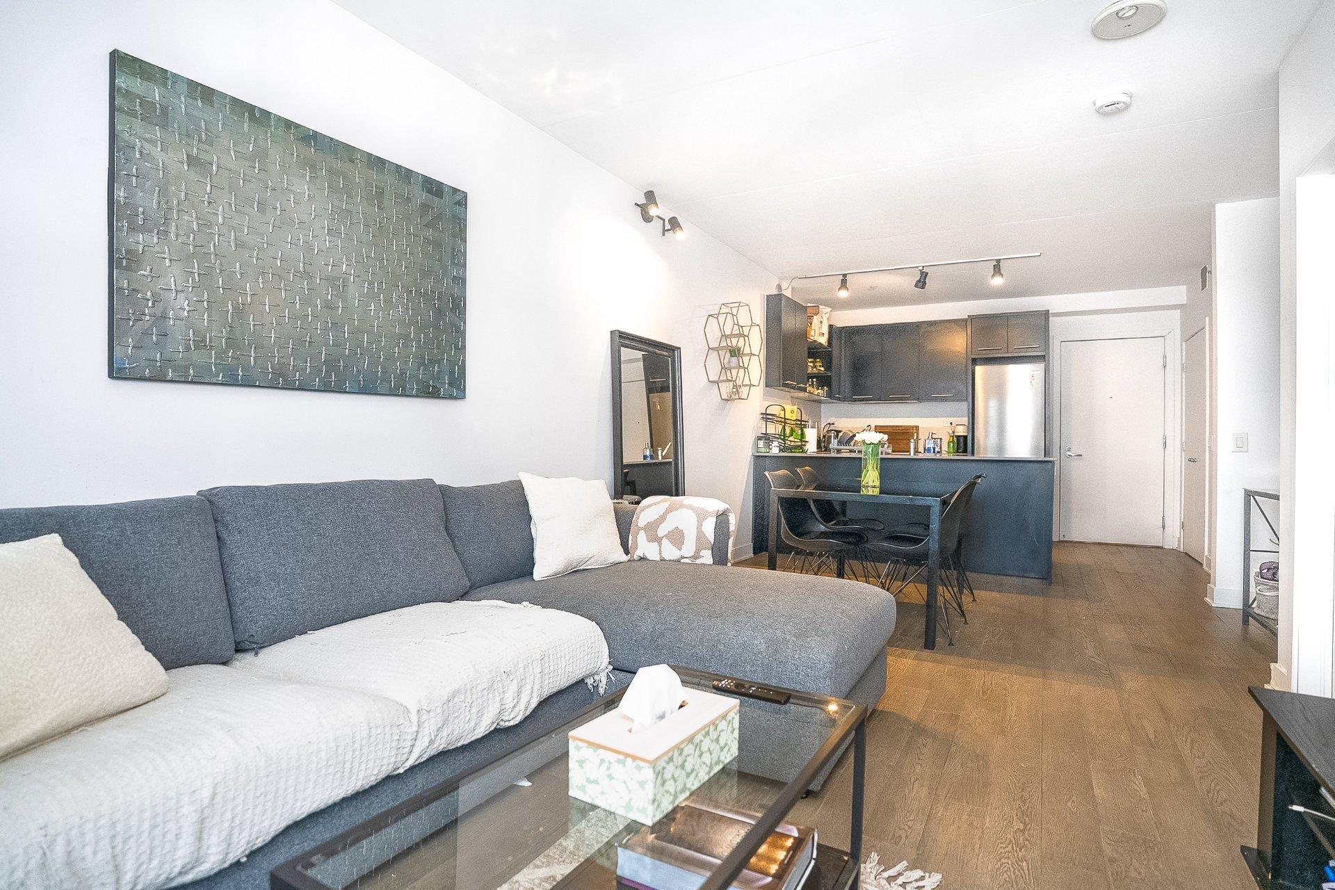 









1414


Rue Chomedey

, 2048,
Montréal (Ville-Marie),




QC
H3H0A2

