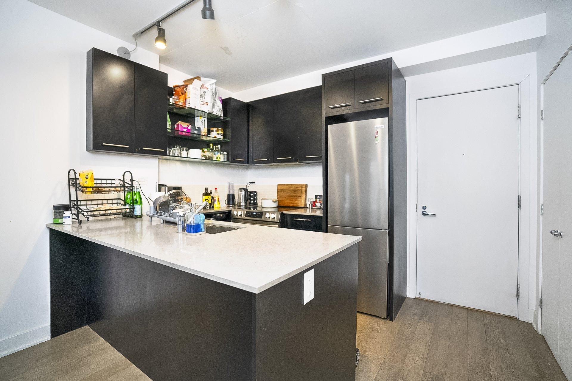 









1414


Rue Chomedey

, 2048,
Montréal (Ville-Marie),




QC
H3H0A2

