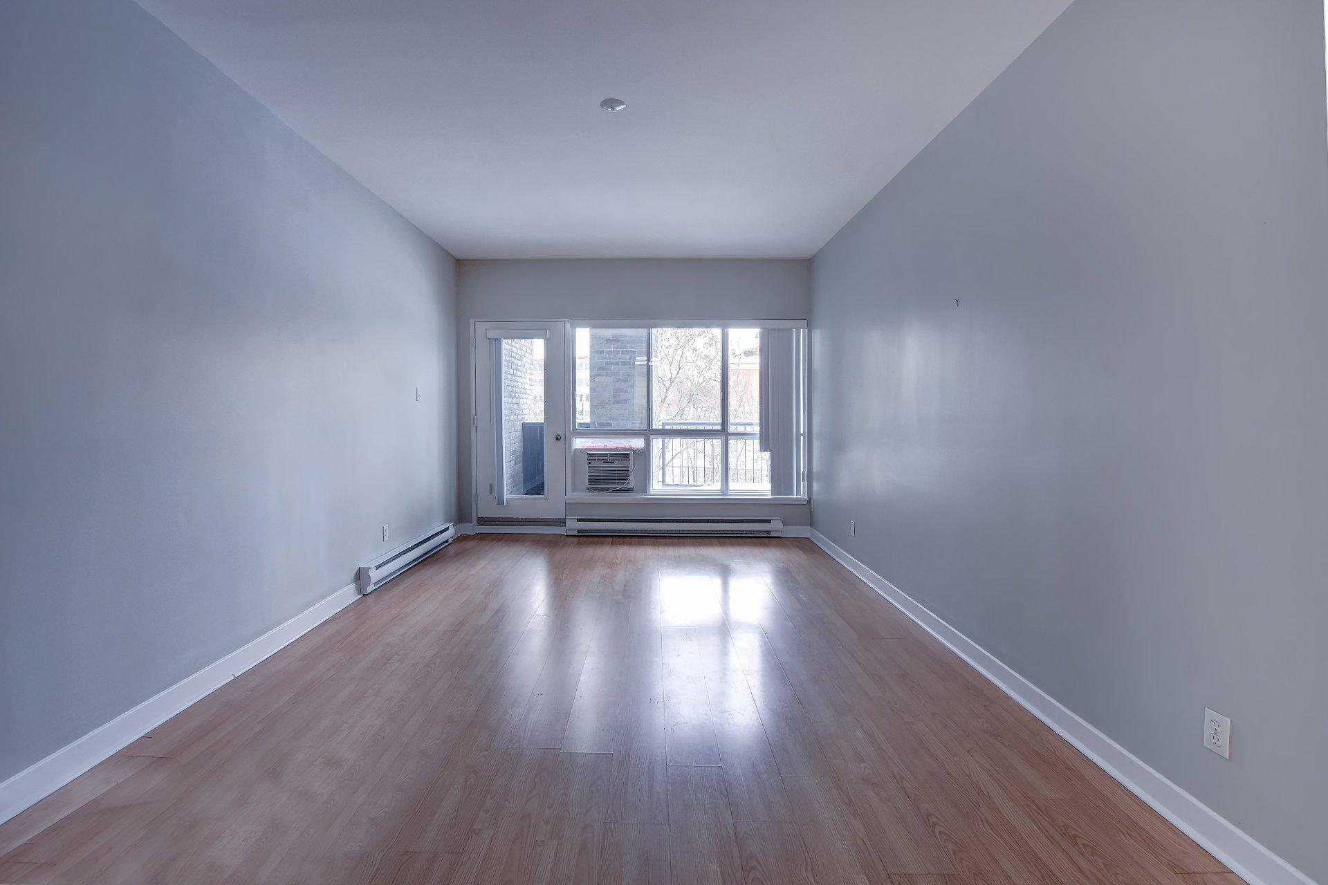 









305


Rue Laviolette

, 104,
Saint-Jérôme,




QC
J7Y4H7

