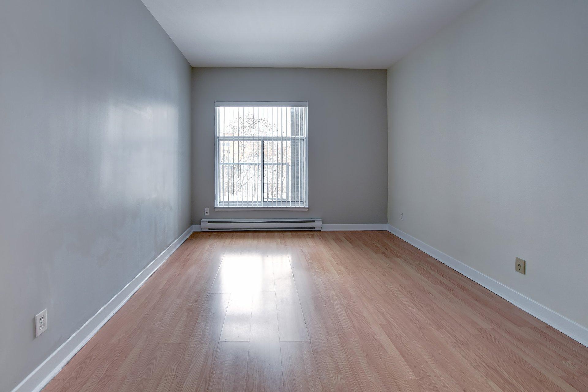 









305


Rue Laviolette

, 104,
Saint-Jérôme,




QC
J7Y4H7

