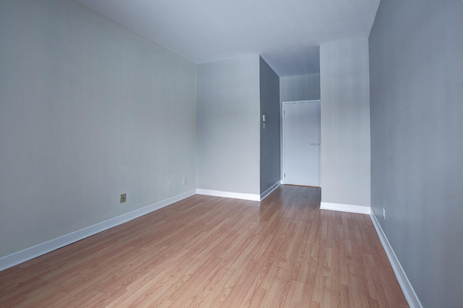 









305


Rue Laviolette

, 104,
Saint-Jérôme,




QC
J7Y4H7

