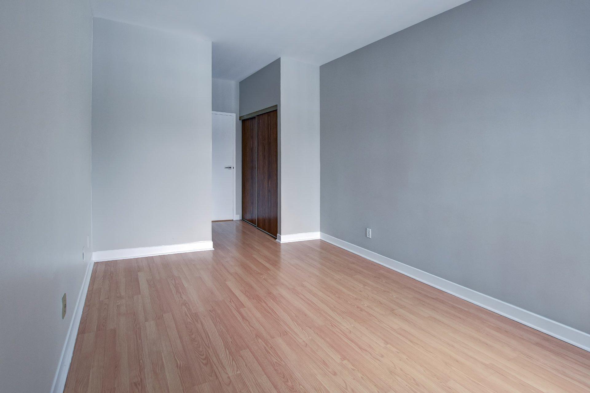 









305


Rue Laviolette

, 104,
Saint-Jérôme,




QC
J7Y4H7

