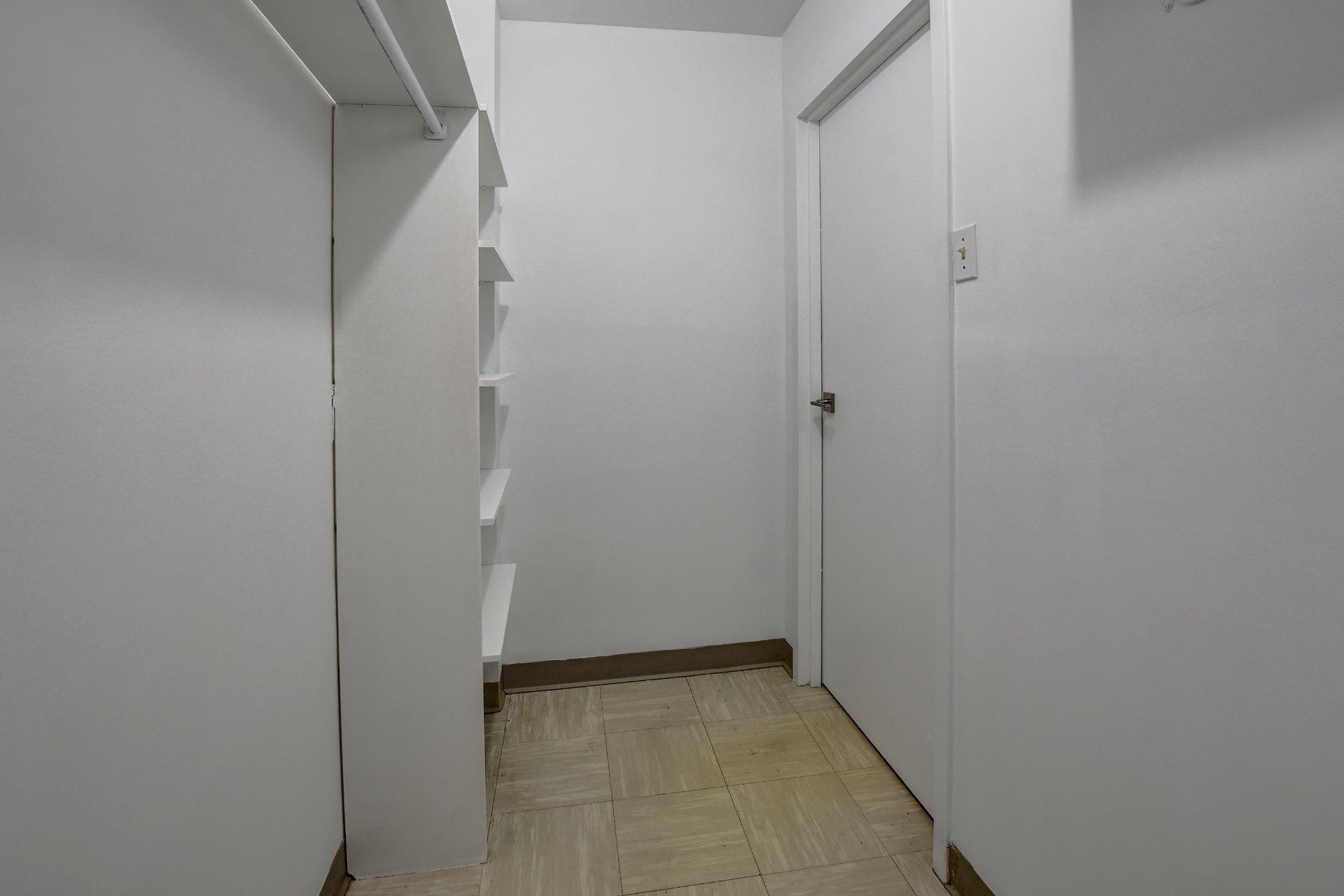 









305


Rue Laviolette

, 104,
Saint-Jérôme,




QC
J7Y4H7

