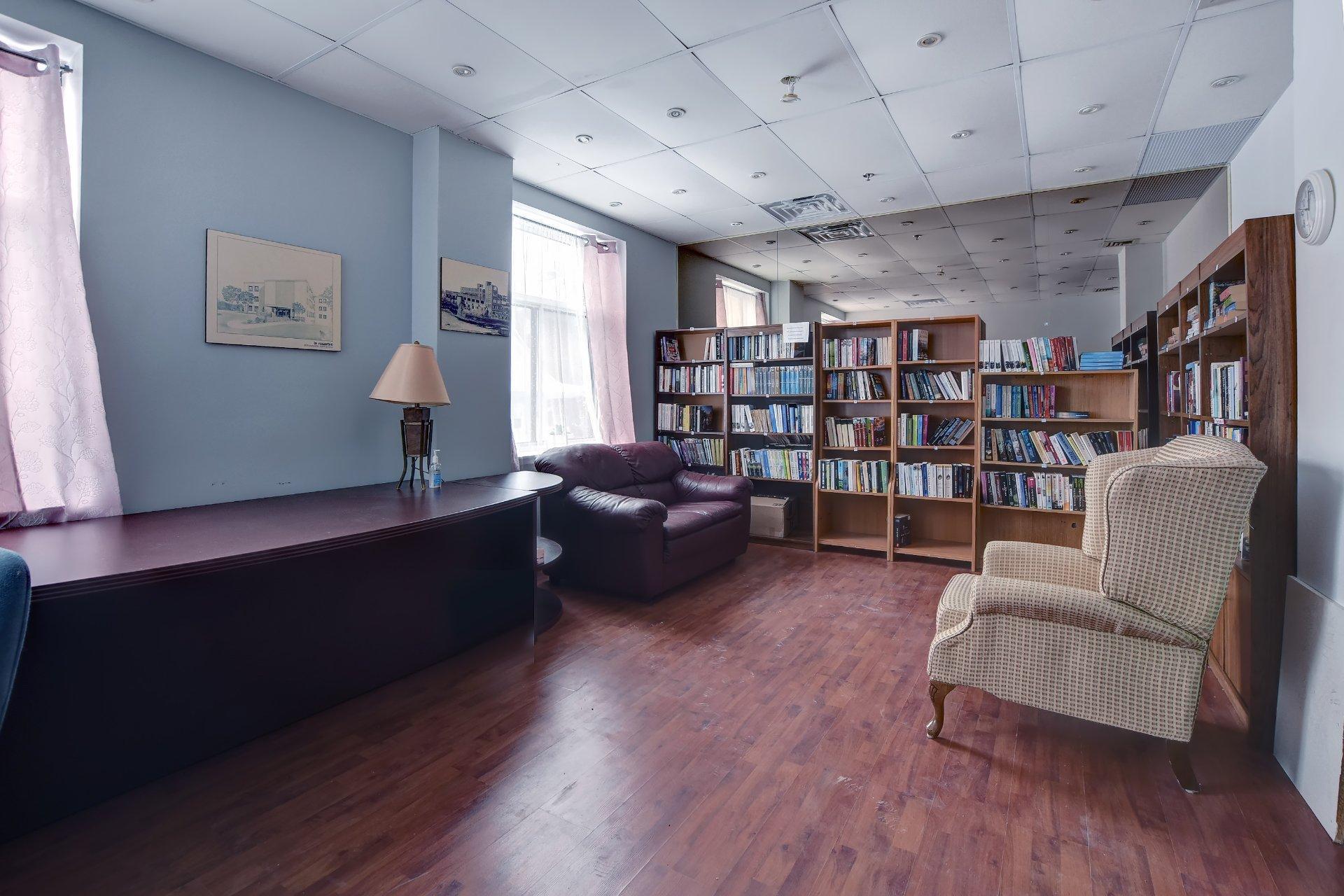 









305


Rue Laviolette

, 104,
Saint-Jérôme,




QC
J7Y4H7

