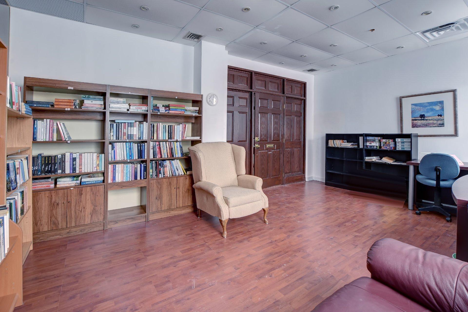 









305


Rue Laviolette

, 104,
Saint-Jérôme,




QC
J7Y4H7

