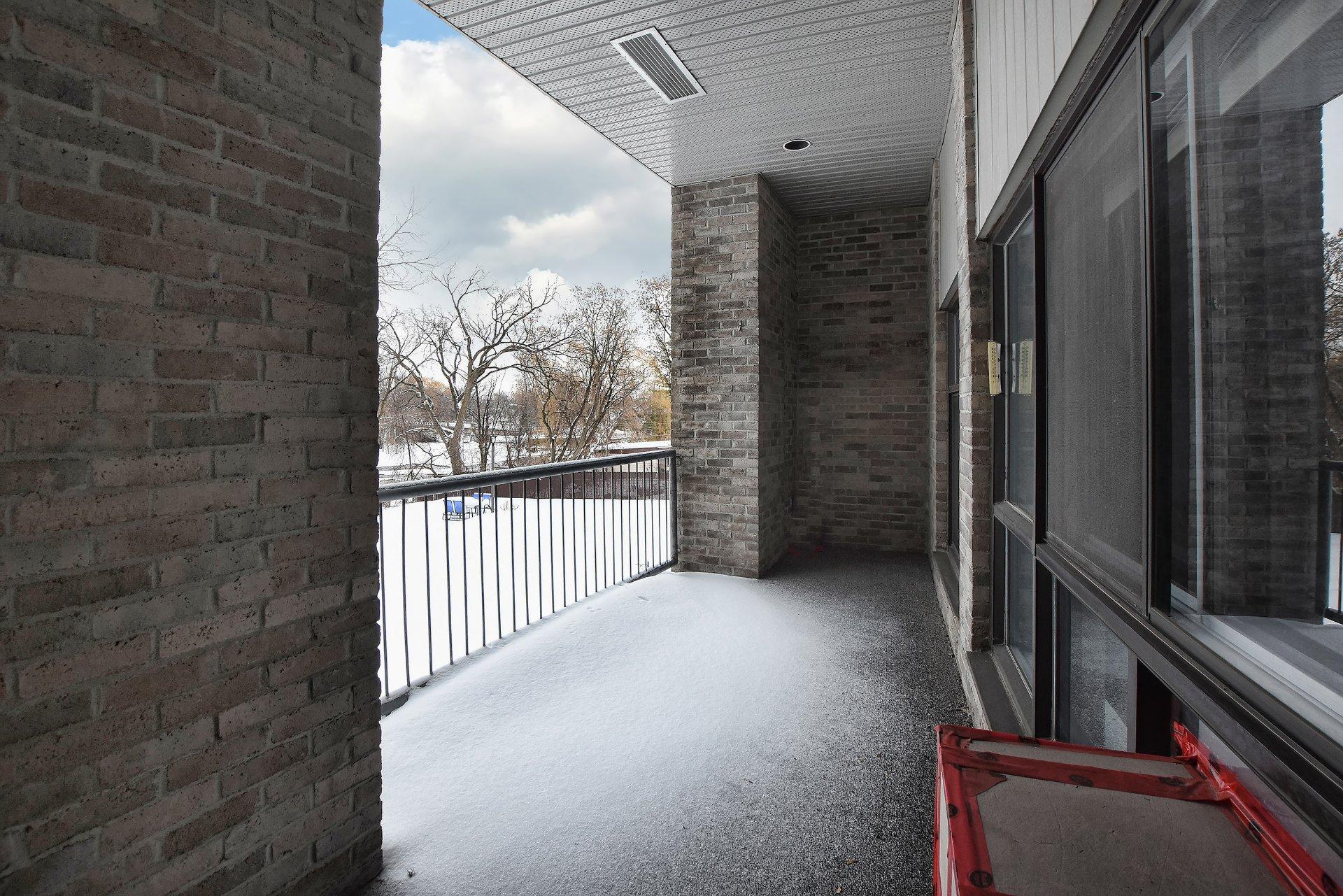 









305


Rue Laviolette

, 104,
Saint-Jérôme,




QC
J7Y4H7

