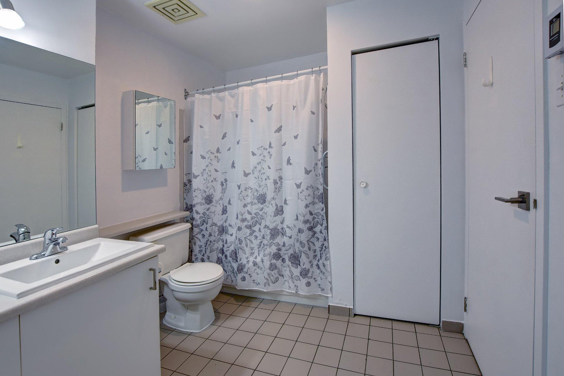 









305


Rue Laviolette

, 104,
Saint-Jérôme,




QC
J7Y4H7

